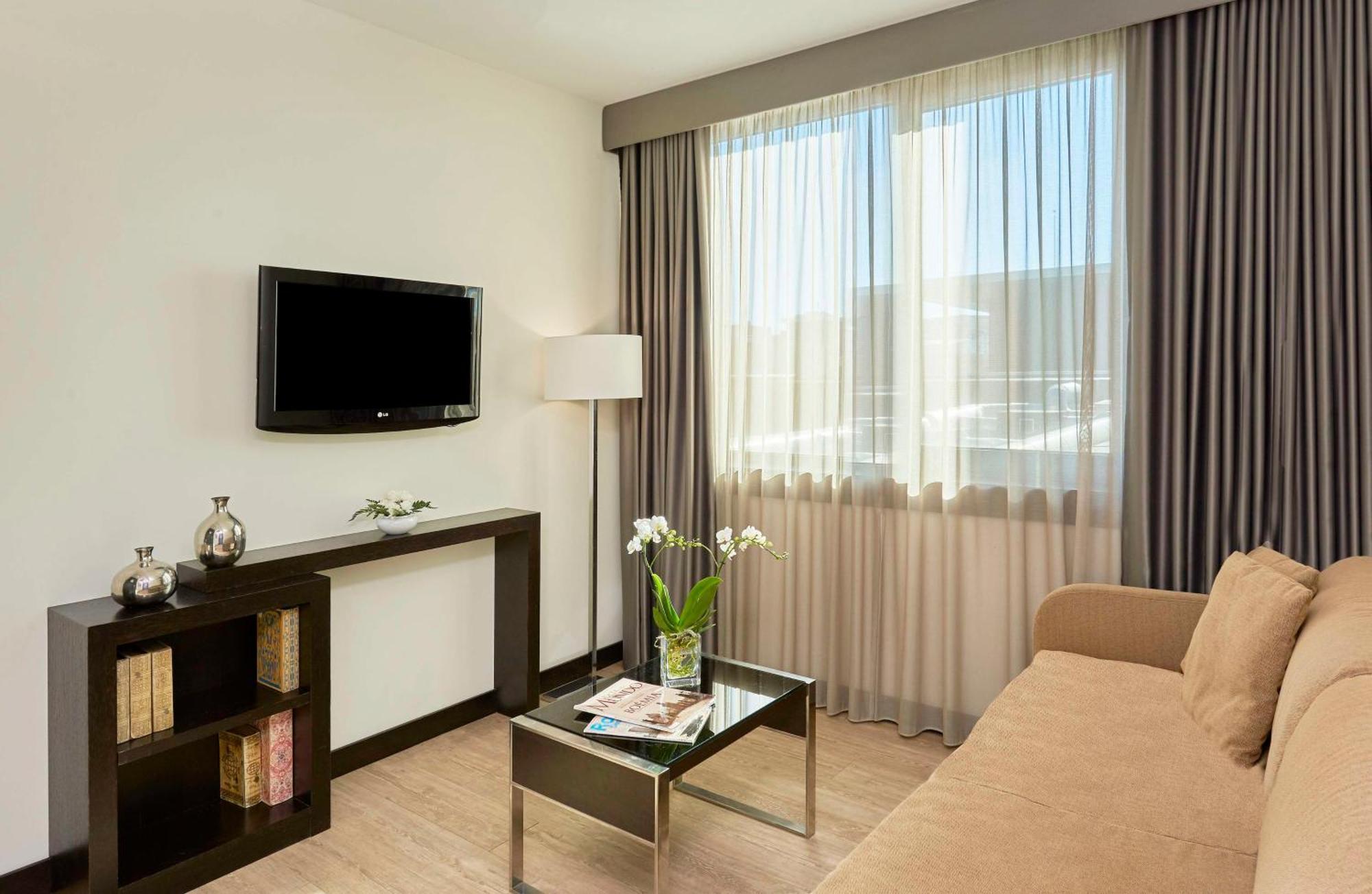 Nh Coimbra Dona Ines Hotel Kültér fotó