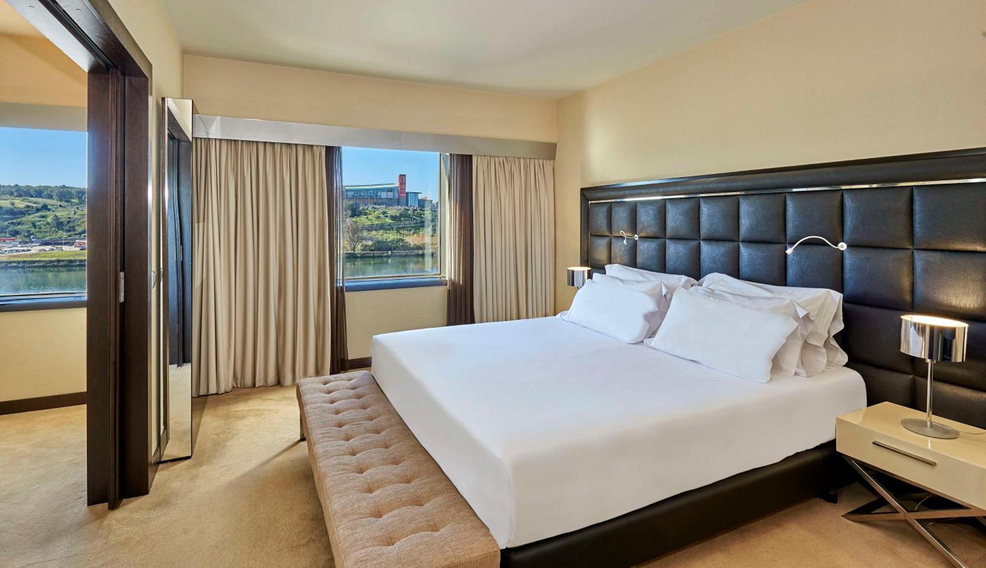 Nh Coimbra Dona Ines Hotel Kültér fotó